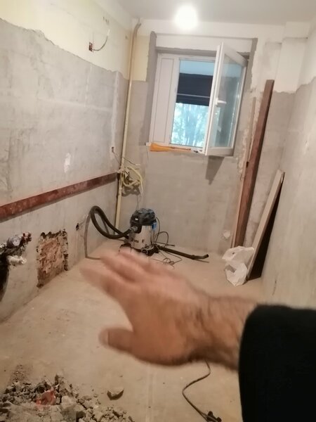 Brancoveanu, Budimex, la 2 statii de M2 Brancoveanu.