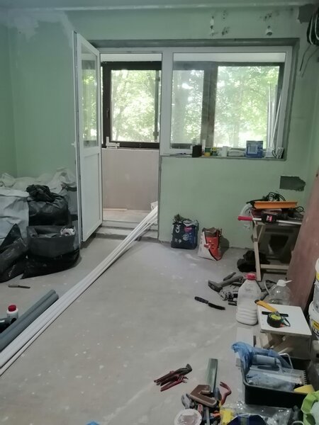 Brancoveanu, Budimex, la 2 statii de M2 Brancoveanu.